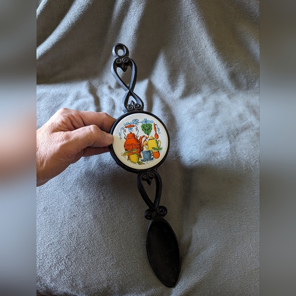 Vintage Price Imports Iron Trivet / Hot Plate...Japan Heavy Spoon Shaped - Picture 5 of 5